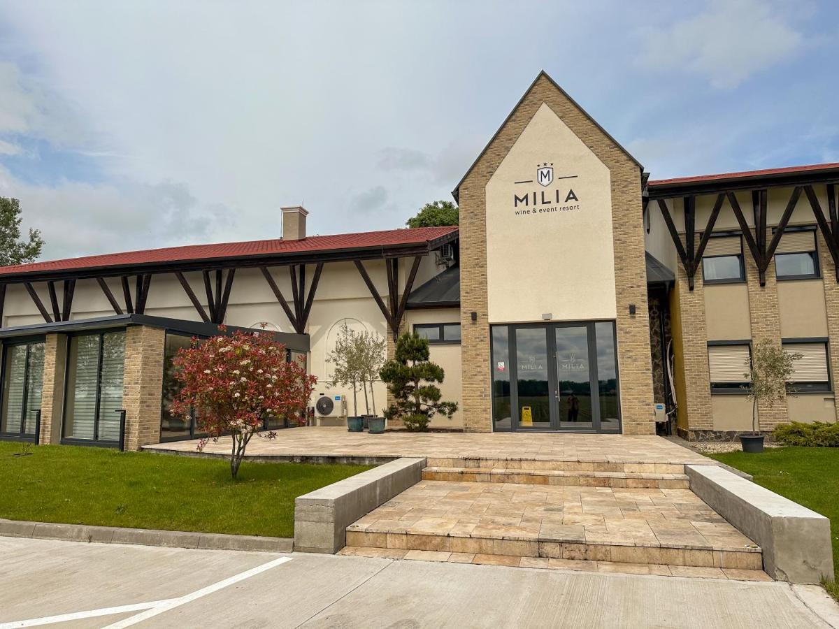 Milia Wine & Event Resort Dunajsky Klatov Ngoại thất bức ảnh