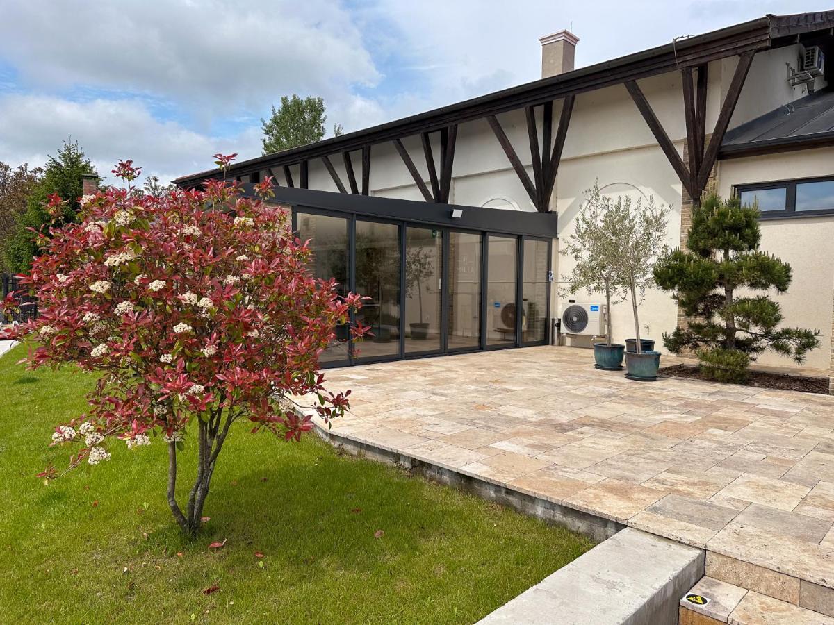 Milia Wine & Event Resort Dunajsky Klatov Ngoại thất bức ảnh